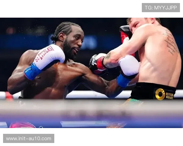 克劳福德点数战胜阿瓦雷兹，创造三级别无可争议冠军历史